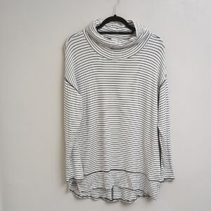 LIZ Claiborne Weekend Tunic Top